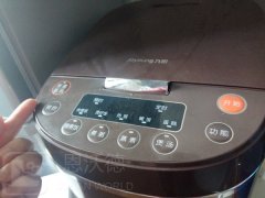 電飯煲怎么清洗？用神奇清潔海綿去除電飯煲污漬圖解